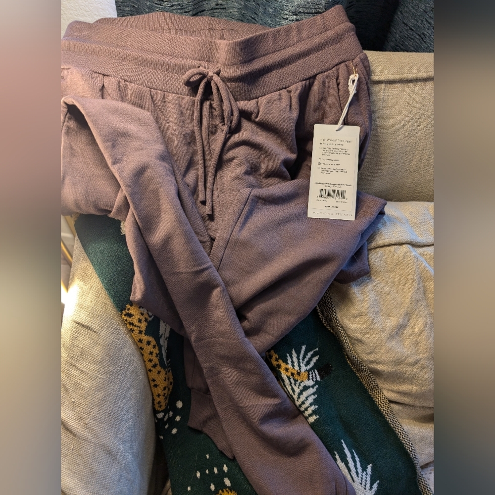 high waisted fitted jogger